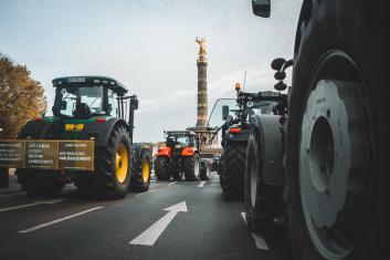 Altparteien versuchen die Bauernproteste in die braune Ecke zu drängen